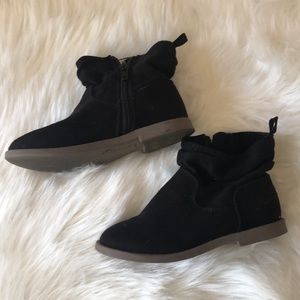 Toddler girl black booties